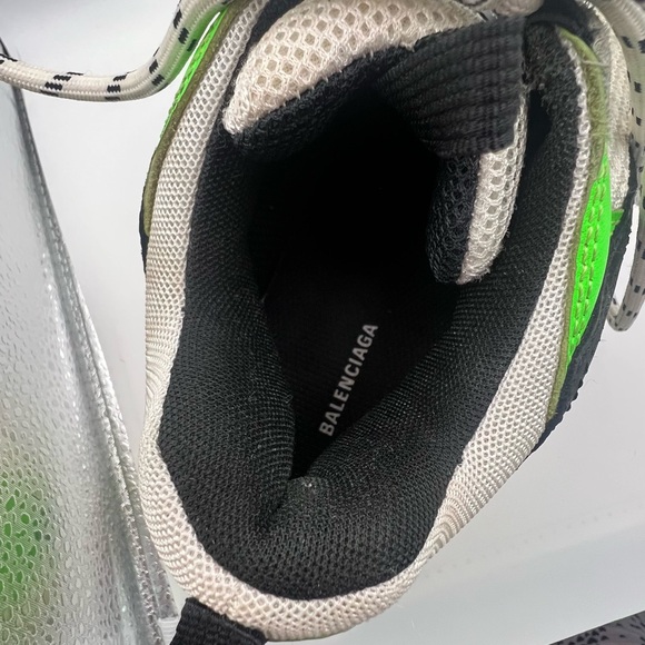 Balenciaga Triple S Chunky Sneaker
Size EU 39 - Picture 4 of 10
